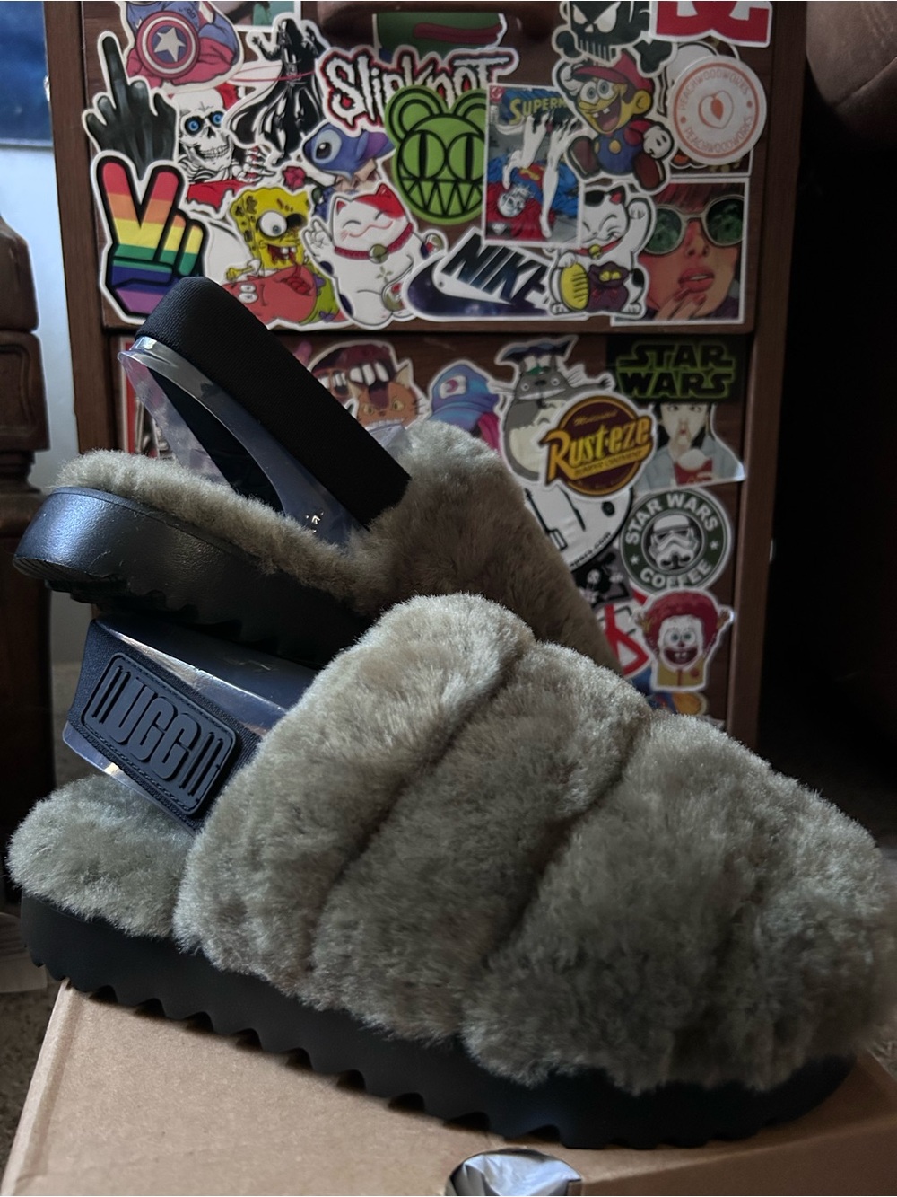 UGG Super Fluff Slippers - Women’s Size 5 - New with Box